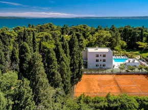 Luxury Villa Velvet Bourbon Split with private pool by the sea
